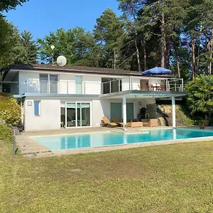 Violetta Villa